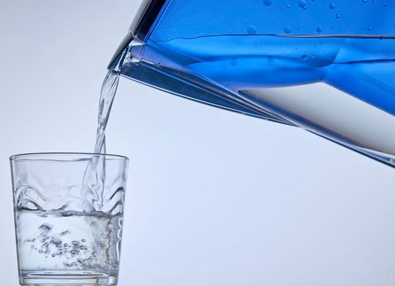 c1c7b961bb67e71415f6b7727d216e76865.jpg 家用凈水器 家用凈水器優缺點